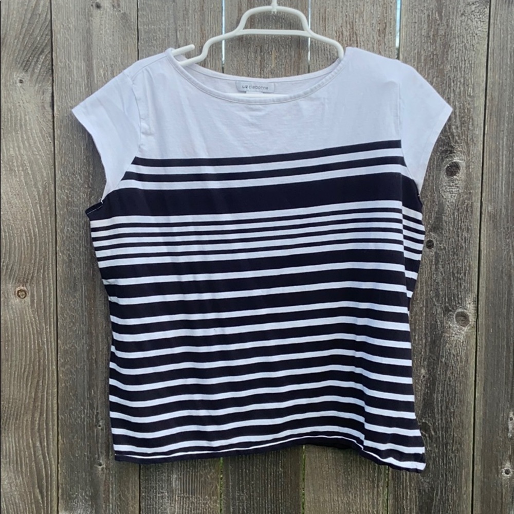 Like new XL Liz Claiborne B&W t-shirt